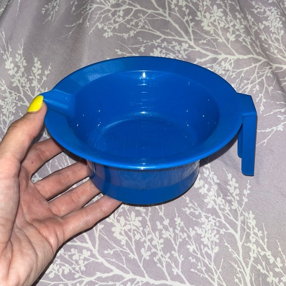 Color Application Bowl - Picture 1 of 2